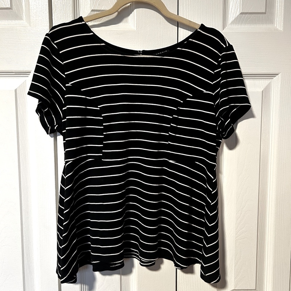 Torrid Black & White Striped Peplum Top Size 0 (12) Stretchy Rayon Blend